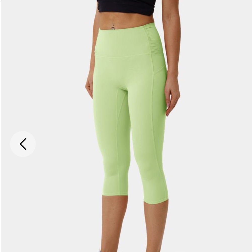 Super high waisted runched Capri leggings